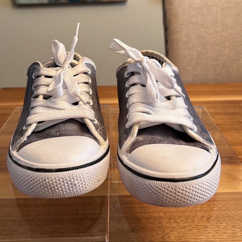 Sneakers shoes-